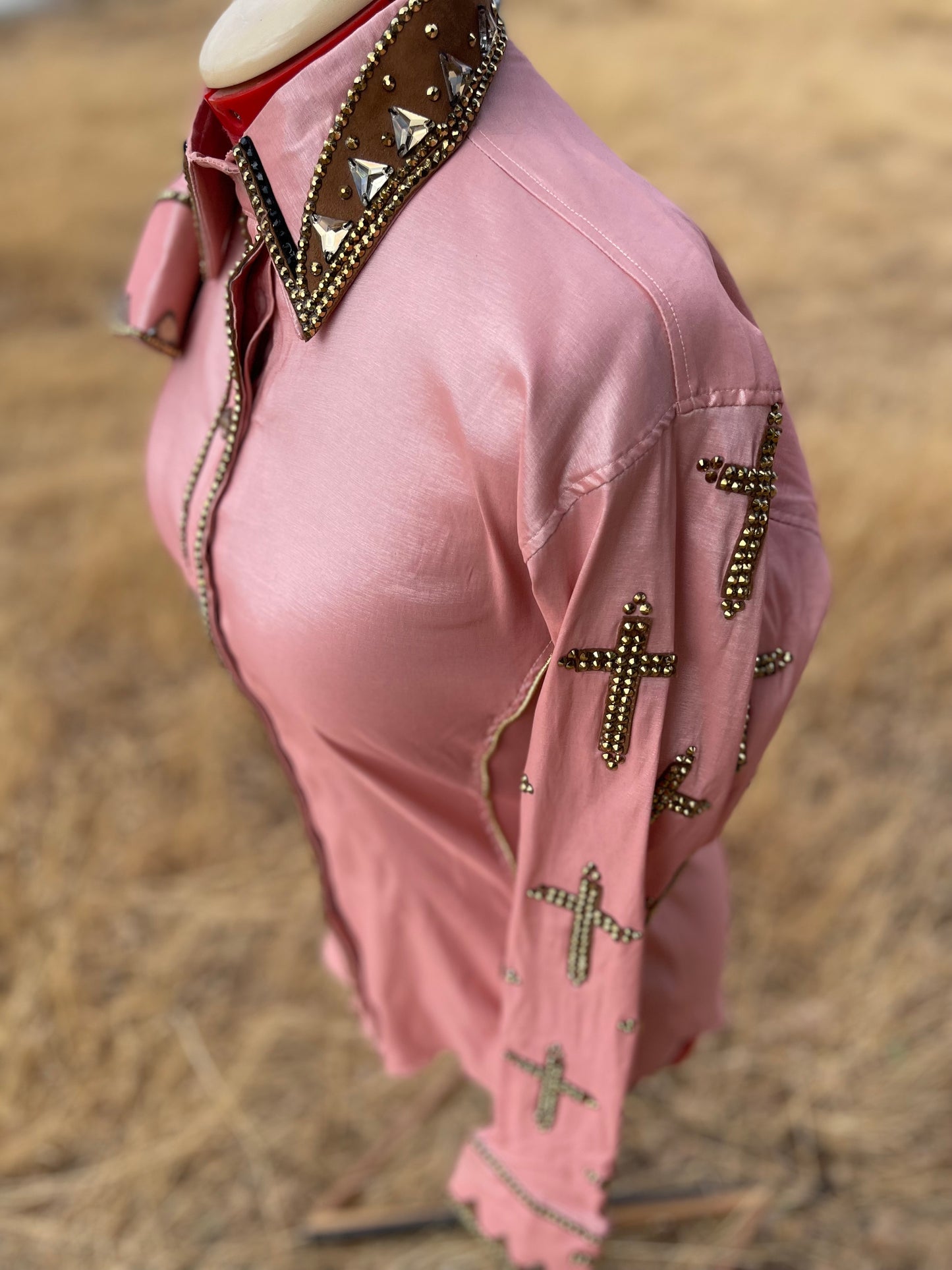 Blush with gold Covered in Chirst