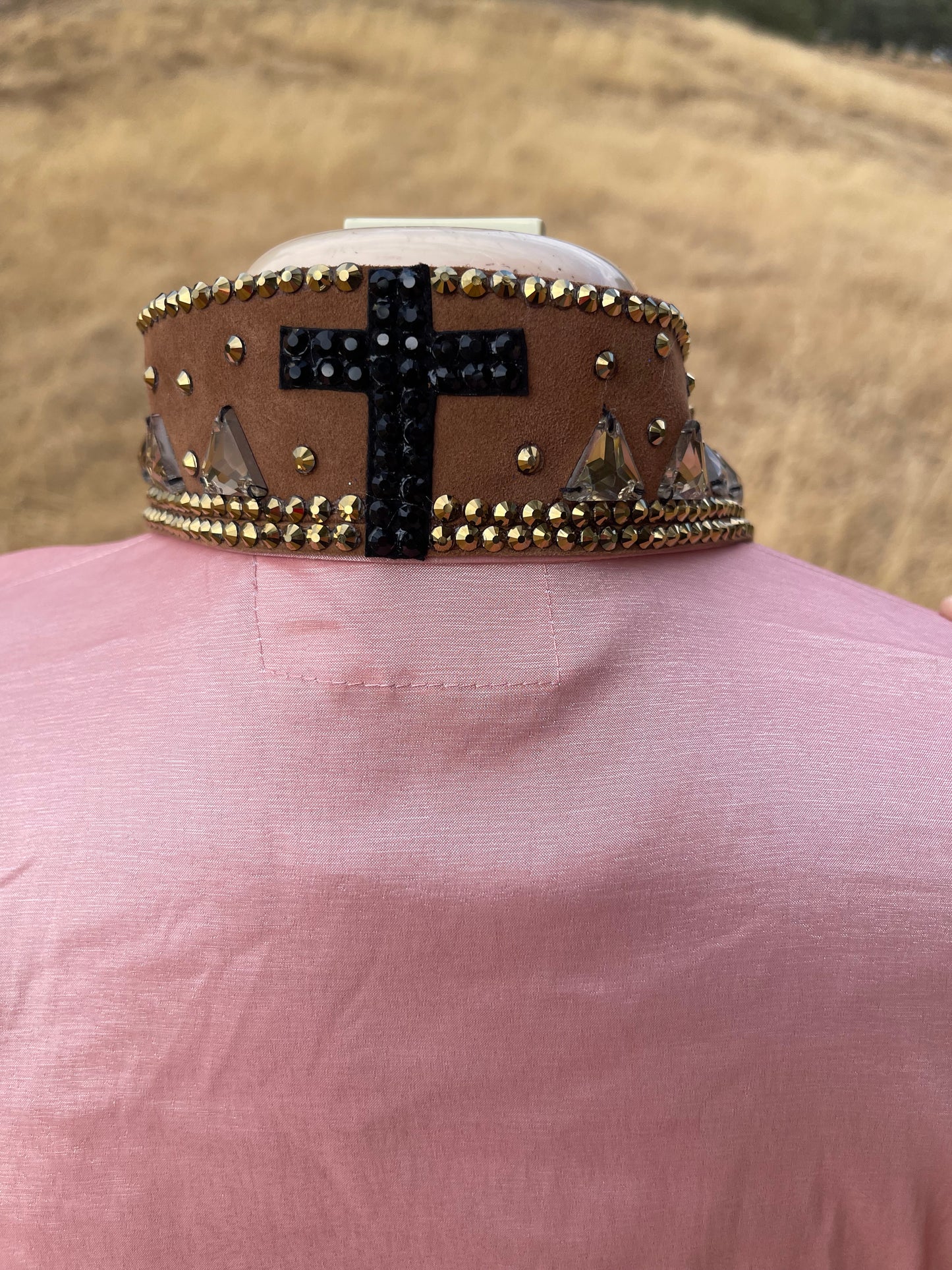 Blush with gold Covered in Chirst