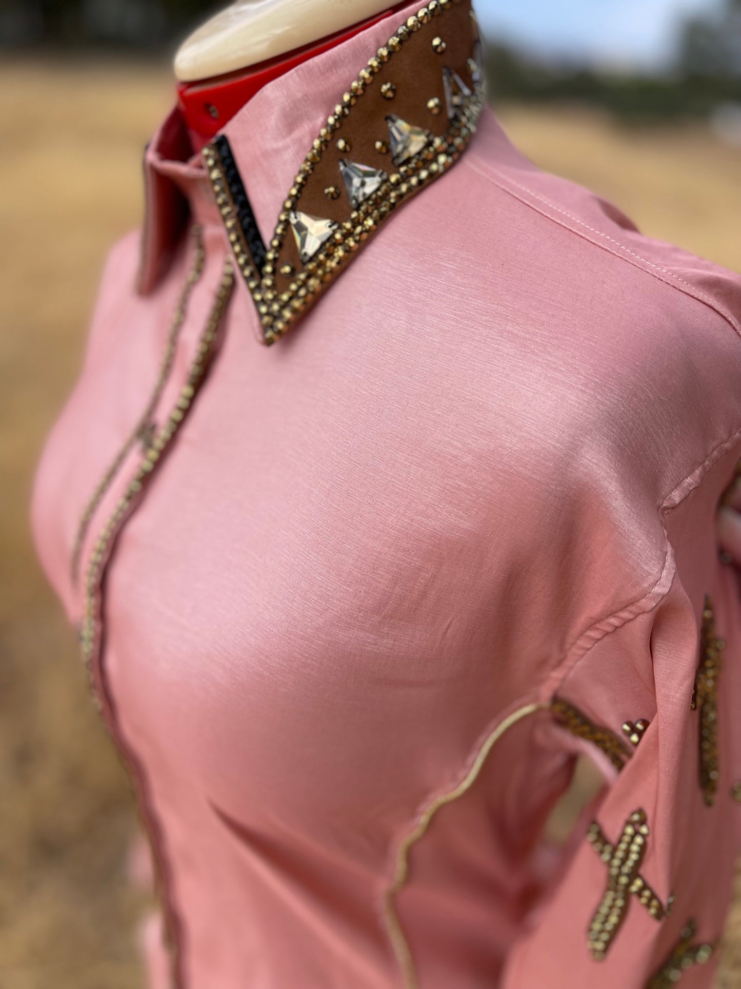 Blush with gold Covered in Chirst